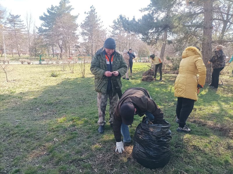 В Ипатовском округе прошёл первый в этом году масштабный субботник.