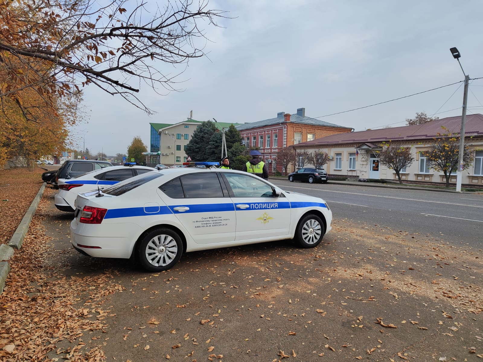 Накануне, в утренние часы автоинспекторы провели в г.Ипатово рейдовые мероприятия по обеспечению безопасности дорожного движения.