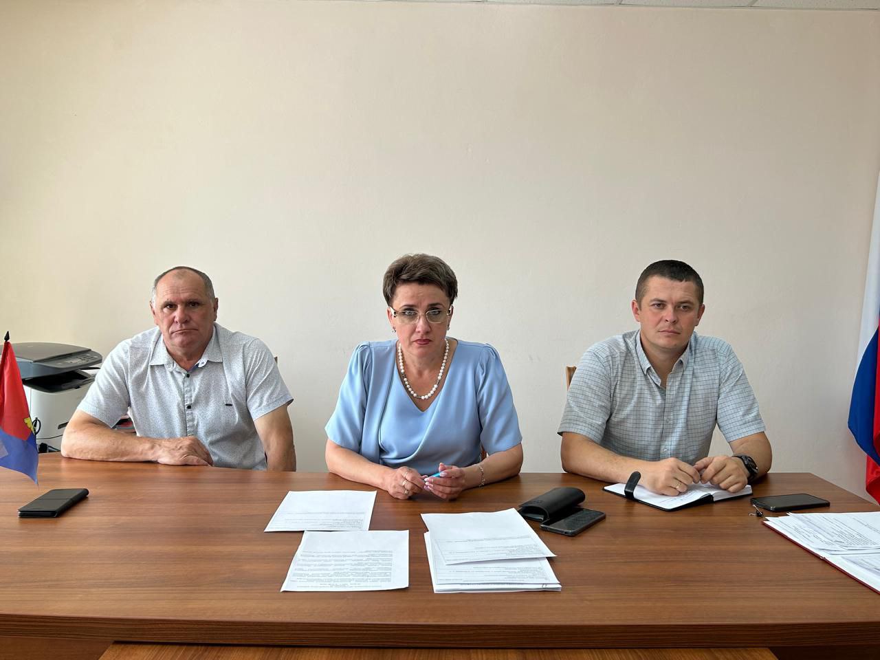 Провела приём граждан по личным вопросам в селе Золотарёвка.