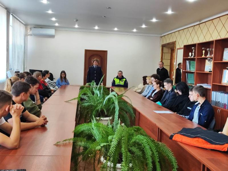 В Ипатовском многопрофильном техникуме прошел форум по дорожной безопасности. В Ипатовском многопрофильном техникуме прошел форум по дорожной безопасности.