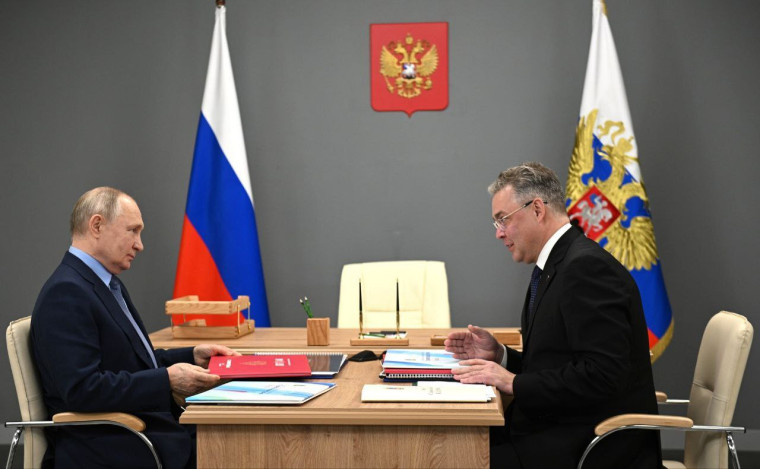 Встретился с Президентом России Владимиром Владимировичем Путиным. Доложил о развитии края за прошедшие 6 лет. Встретился с Президентом России Владимиром Владимировичем Путиным. Доложил о развитии края за прошедшие 6 лет.
