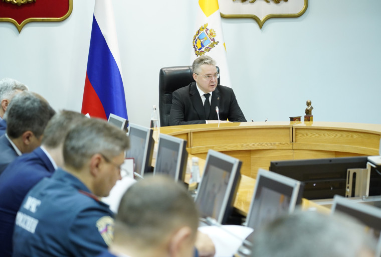 ГУБЕРНАТОР СТАВРОПОЛЬЯ ПОРУЧИЛ УСИЛИТЬ В КРАЕ МЕРЫ БЕЗОПАСНОСТИ В ПЕРИОД НОВОГОДНИХ ПРАЗДНИКОВ. ГУБЕРНАТОР СТАВРОПОЛЬЯ ПОРУЧИЛ УСИЛИТЬ В КРАЕ МЕРЫ БЕЗОПАСНОСТИ В ПЕРИОД НОВОГОДНИХ ПРАЗДНИКОВ.