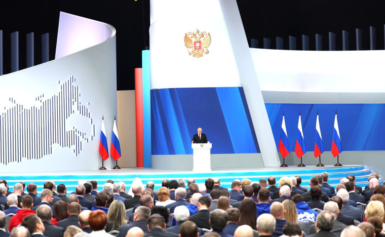 ПРЕЗИДЕНТ РОССИИ ОБРАТИЛСЯ С ПОСЛАНИЕМ К ФЕДЕРАЛЬНОМУ СОБРАНИЮ. ПРЕЗИДЕНТ РОССИИ ОБРАТИЛСЯ С ПОСЛАНИЕМ К ФЕДЕРАЛЬНОМУ СОБРАНИЮ.
