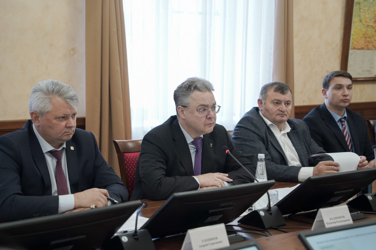 ГЛАВА СТАВРОПОЛЬЯ: БУДЕМ ПРИВЛЕКАТЬ РОССИЙСКИЕ ИНСТИТУТЫ РАЗВИТИЯ К РЕШЕНИЮ КЛЮЧЕВЫХ ДЛЯ КРАЯ ЗАДАЧ. ГЛАВА СТАВРОПОЛЬЯ: БУДЕМ ПРИВЛЕКАТЬ РОССИЙСКИЕ ИНСТИТУТЫ РАЗВИТИЯ К РЕШЕНИЮ КЛЮЧЕВЫХ ДЛЯ КРАЯ ЗАДАЧ.