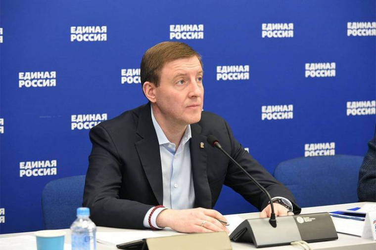 Андрей Турчак: Участники СВО и члены их семей смогут проходить переобучение, получать дополнительное профобразование за счёт государства. Андрей Турчак: Участники СВО и члены их семей смогут проходить переобучение, получать дополнительное профобразование за счёт государства.