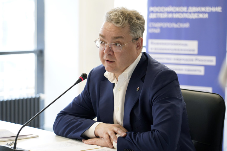 ВЛАДИМИР ВЛАДИМИРОВ ПОРУЧИЛ ОРГАНИЗОВАТЬ ОТБОРОЧНЫЕ ЭТАПЫ ИГРЫ «ЗАРНИЦА» В ШКОЛАХ И ССУЗАХ. ВЛАДИМИР ВЛАДИМИРОВ ПОРУЧИЛ ОРГАНИЗОВАТЬ ОТБОРОЧНЫЕ ЭТАПЫ ИГРЫ «ЗАРНИЦА» В ШКОЛАХ И ССУЗАХ.
