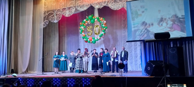50-летний юбилей сельского Дома культуры отметили жители пос. Большевик. 50-летний юбилей сельского Дома культуры отметили жители пос. Большевик.
