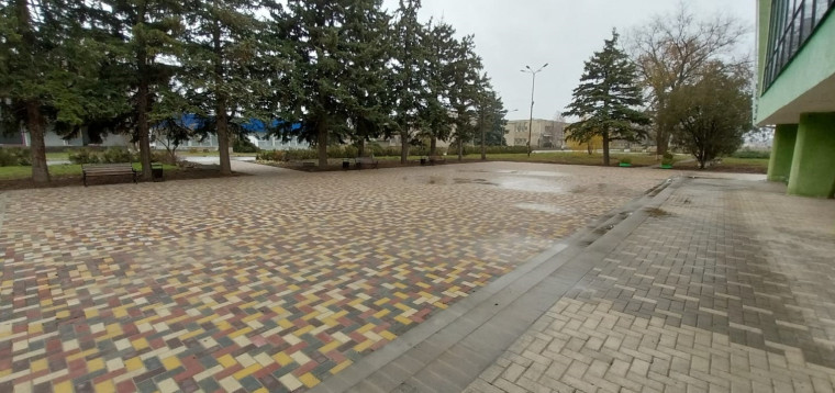 В Ипатовском округе благоустроили площадь перед Домом культуры. В Ипатовском округе благоустроили площадь перед Домом культуры.