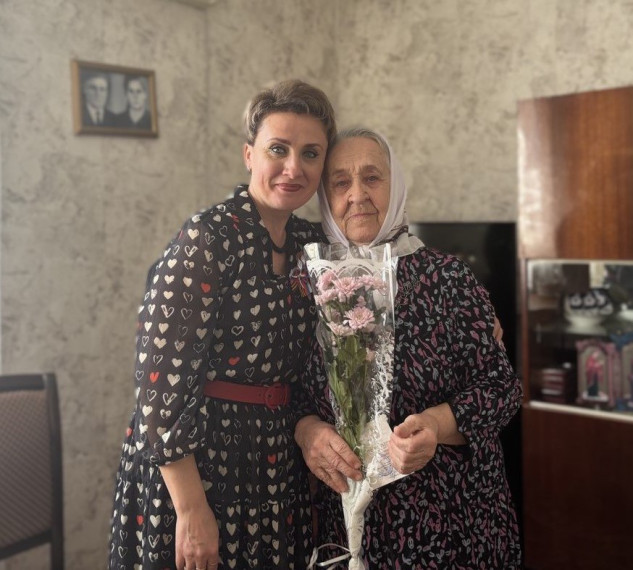 вручила медали к юбилею Победы в Великой Отечественной войне. вручила медали к юбилею Победы в Великой Отечественной войне.